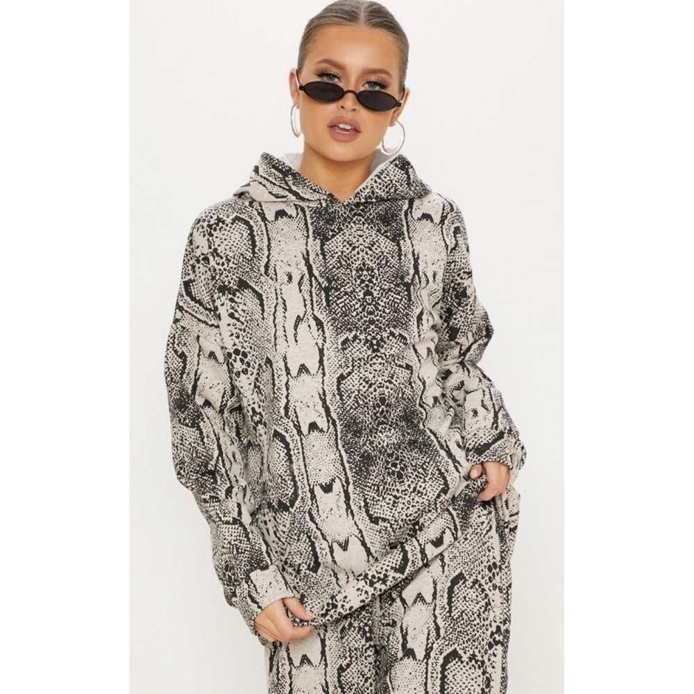 PrettyLittleThing Black & White Snake Print Hoodie